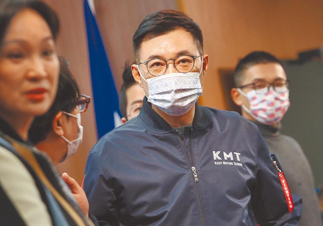 國民黨主席江啟臣（中）接受《路透》專訪時說，「大陸是台灣面臨的主要威脅」，引起北京關注。（范揚光攝）