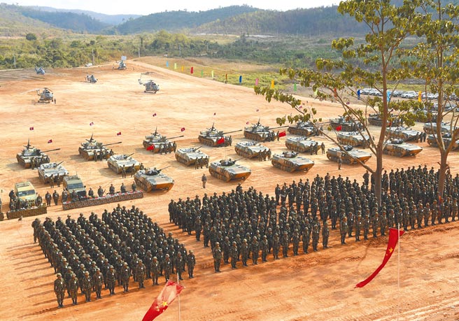 中共立下2027年解放军建军百年目标，希望军队先达成硬体等装备现代化。（中新社）