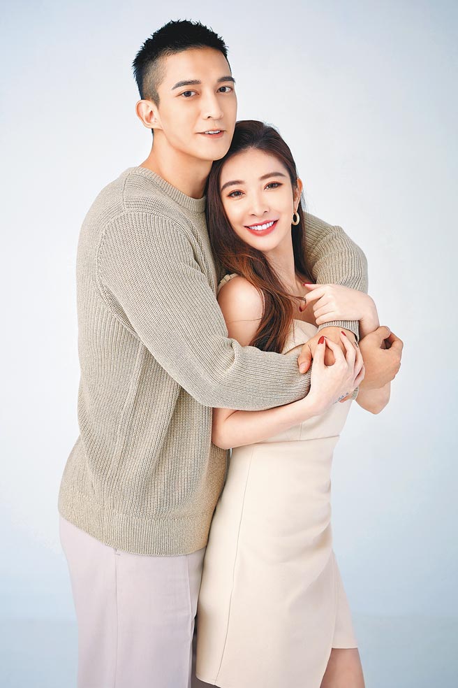 許維恩（右）昨認愛小6歲王家梁，盼外界給予祝福。（資料照片）