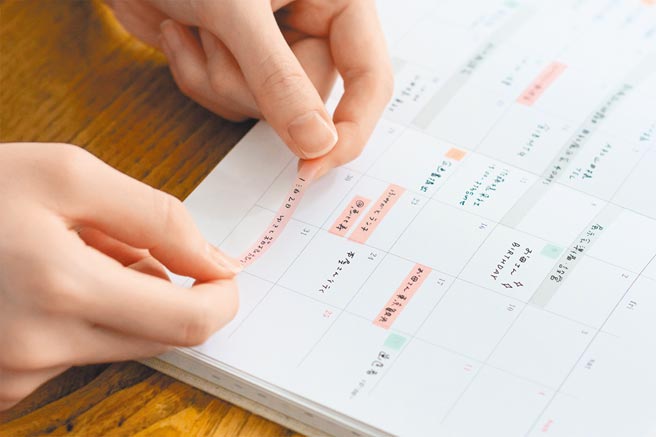 台隆手创馆美型便利手帐装饰标记带，表面可用油性及铅笔书写文字。（台隆手创馆提供）