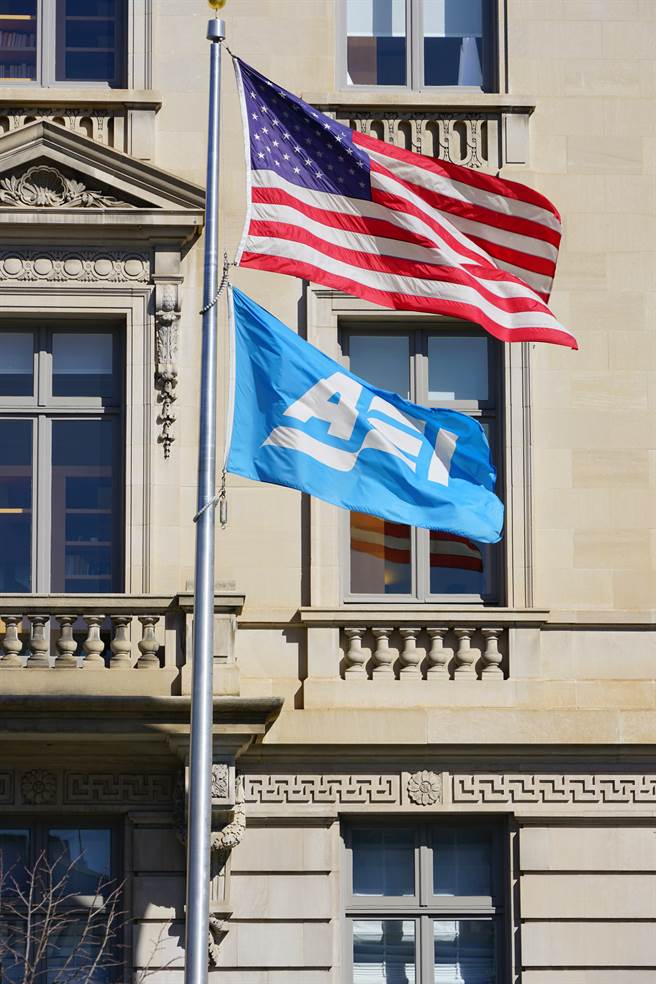 戴維森（Philip Davidson）今天視訊出席華府智庫美國企業研究所（AEI）對談。(圖/shutterstock)