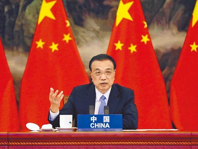 大陆国务院总理李克强今天（5日）表示，今年财政赤字率拟按3.2％左右安排、比去年有所下调，不再发行抗疫特别国债。（新华社资料照）