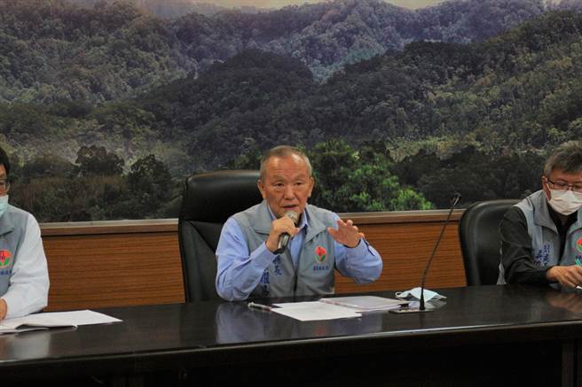 苗栗县长徐耀昌5日宣布中止坤舆公司试运转计画，盼坤舆公司先与乡亲沟通取得共识，研议可行回馈乡里机制。（巫静婷摄）