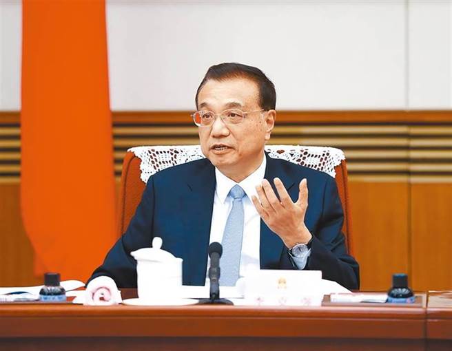 大陆第十三届全国人民代表大会第四次会议今天在人民大会堂举行开幕式，大陆国务院总理李克强向大会作工作报告。（中新社资料照片）