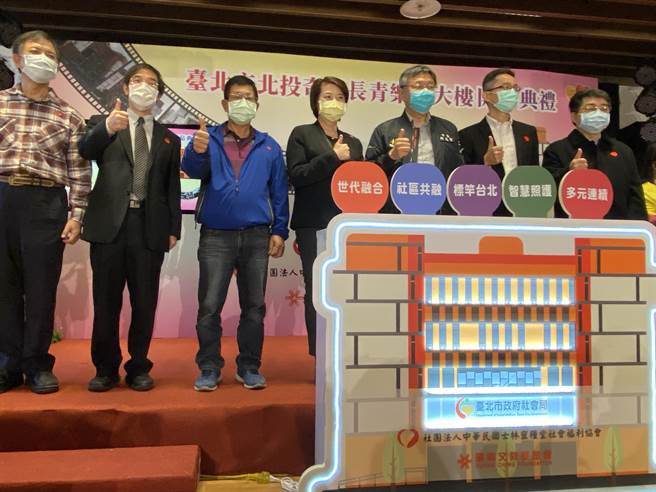 台北市首长是否也会带头施打，黄珊珊说，「都是依中央规定。」（游念育摄）