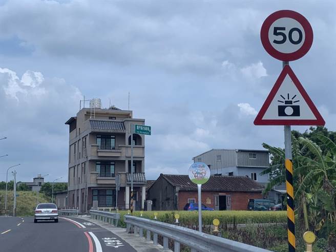 龍潭分局為防制事故發生，於轄區重點路段執行專案交通勤務。（龍潭警分局提供／黃婉婷桃園傳真）