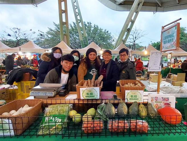 第三届「吃果籽拜树头」感恩微电影竞赛，龙华科大文创系学生团队获两项大奖。（校方提供／赖佑维桃园传真）