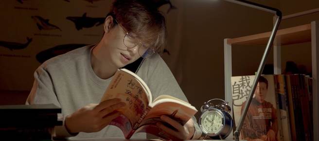 王硕瀚强调现实中自己是专情直男。（伊林娱乐提供）