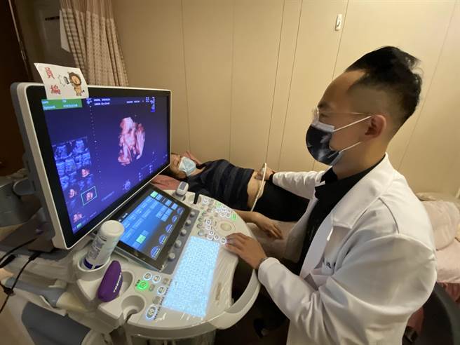 茂盛醫院執行長李俊逸指出，調查近4千名婦女卵子庫存量顯示，35歲以下婦女有近10％數值偏低，也就是將無好卵可用，這是一個非常大的警訊，顯示台灣女性生育力拉警報。（馮惠宜攝）