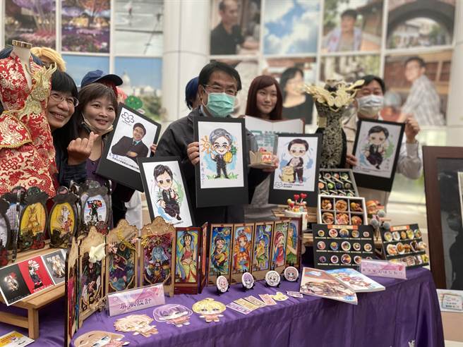 台南市长黄伟哲和光华高中学生合影。(曹婷婷摄)