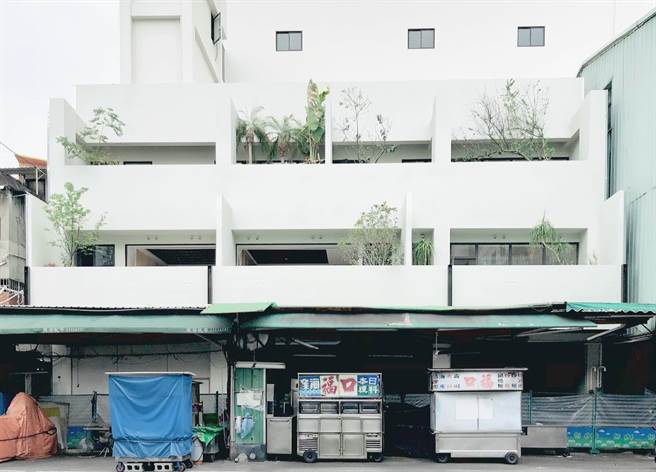 忠孝夜市出現日系建築(圖/網友授權提供，勿任意翻攝)