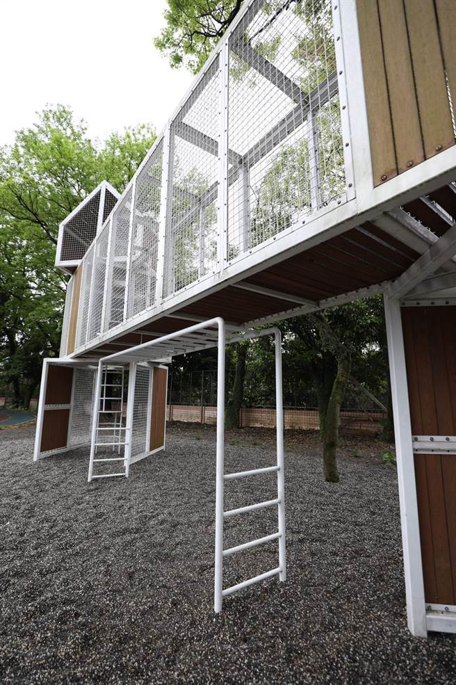 基隆「爱尚枫乐园」特色游戏场启用  林右昌：年底前7区完成。（吴康玮摄）