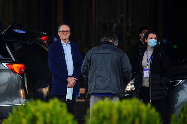 世卫组织赴大陆武汉进行调查过程一波三折，又延迟发布调查报告，已引起国际科学界的质疑。（图／路透）