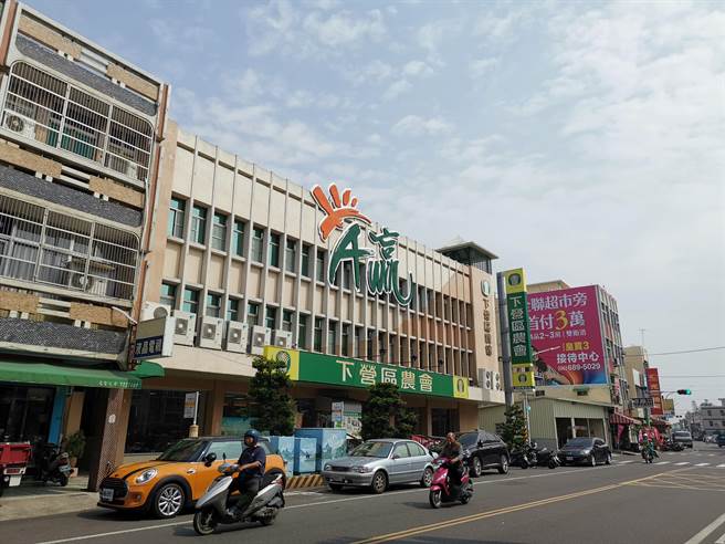 台南市各级农会理监事选举，32家农会全数于5日投票完毕，下营区农会在野派挑战成功。(刘秀芬摄)