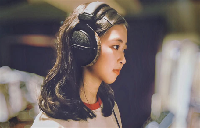 新锐女歌手庄凌芸5日晚间传出坠楼轻生。（翻摄庄凌芸脸书粉专）