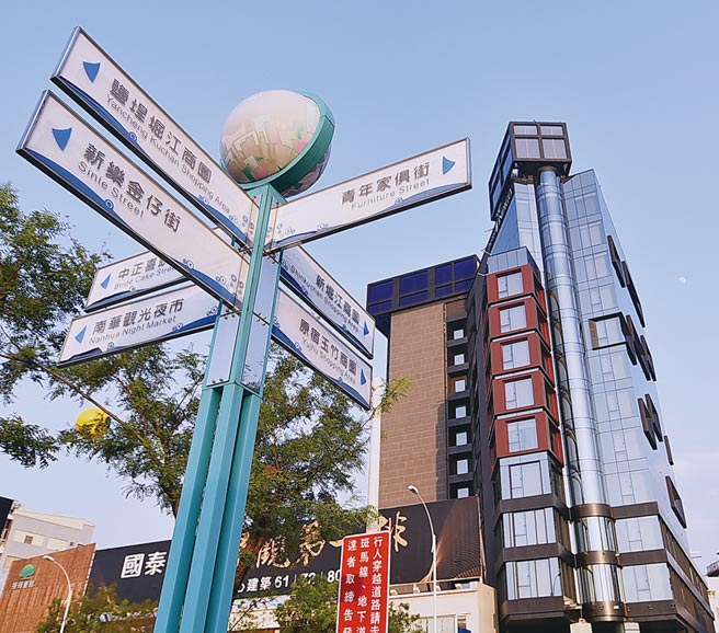 高雄中央公园英迪格酒店，一拍底价过高宣告流标。图／本报资料照片