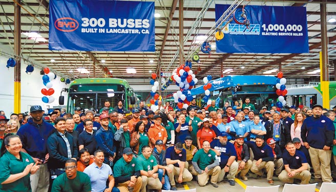 中美制造业合作基金，去年已完成对第二个项目的投资，基金目前绩效还可以，并从中国市场的成长中受益。（新华社）