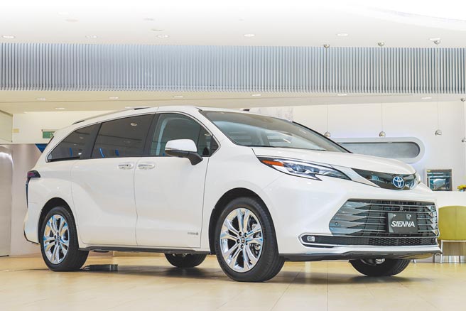 TOYOTA SIENNA提供铂金版、旗舰版，预接单价290、238万元。（和泰提供）