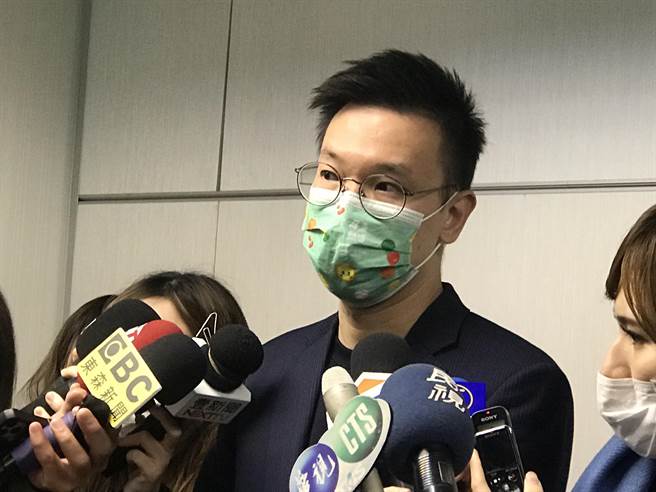 藻礁公投  林飛帆：這不是環境跟經濟二元對立，是兩種環境保護的思維。（曾薏蘋攝）