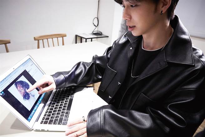 在確定開拍前，儲榢逸會先與導演、劇組人員討論角色造型走向。（圖／黃政達攝）