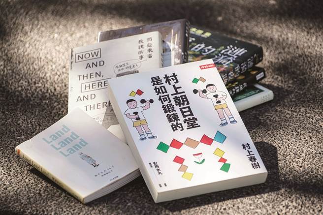 dato推荐的慢读书籍，都是适合通勤时短暂阅读的散文集。（图／陈晋生摄）