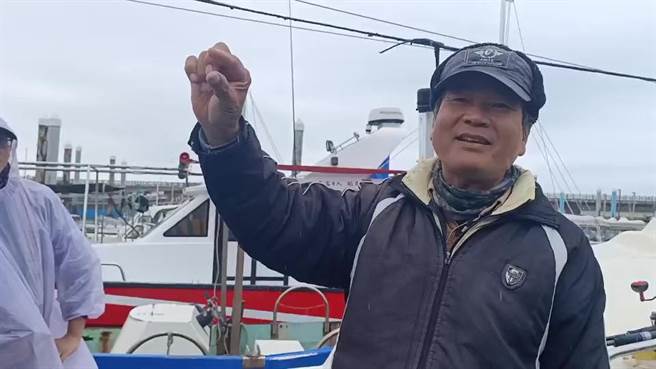 後龍外埔籍海釣船木星1號船長張木星，巧合救回楊姓釣客。（東哥提供／謝明俊苗栗傳真）