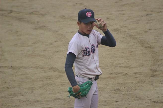 追梦工程计画首届获得赞助球员高翊玮，在金城学园游学馆高等学校就读，日前刚考过日检N1。（截自接棒未来脸书）