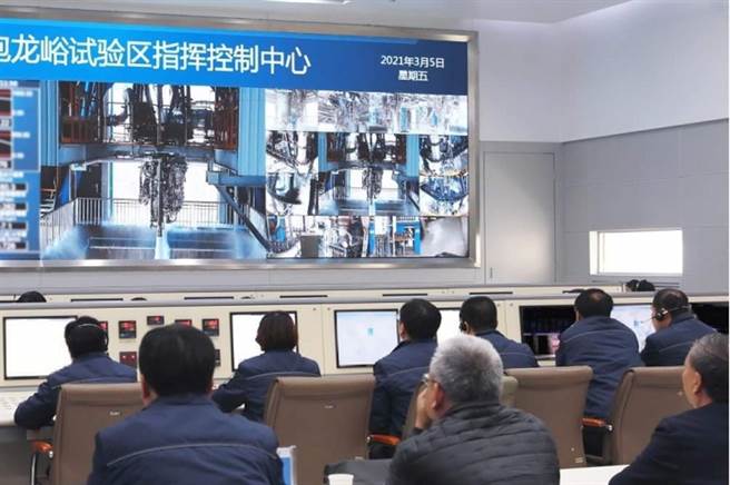 大陆500吨级液氧煤油火箭发动机全工况半系统试车取得成功。（图/中国航天报）
