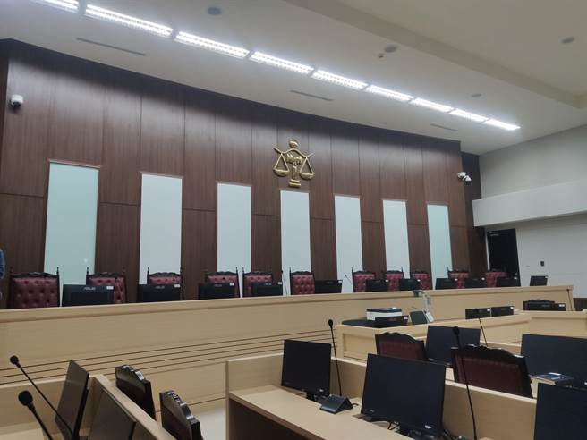 桃园市林姓士官长在2017年汉光演习时，2度偷摸女下士胸部，被质疑时，还反呛「摸一下会死喔！」遭法院判2年有期徒刑。（赖佑维摄）