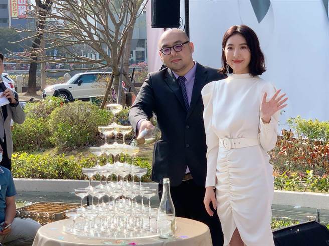 戏剧女王杨谨华今出席高雄房地产代言活动。（柯宗纬摄）