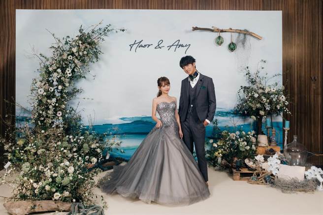 许书豪（盛大举办婚礼，开心与老婆大方放闪。（玩转音乐提供）