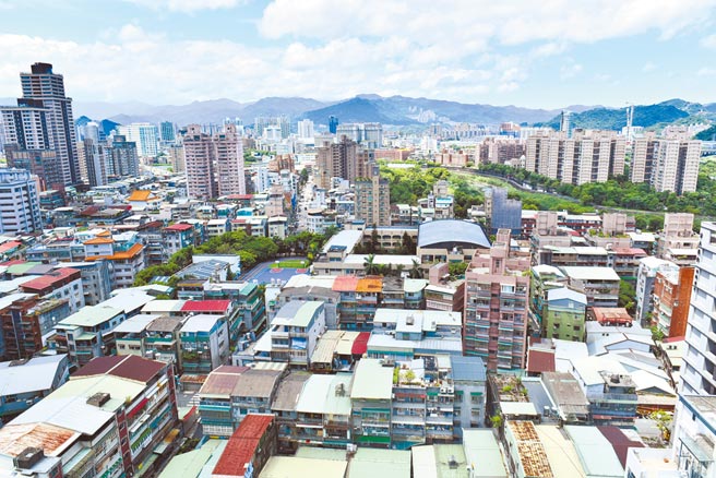 近来囤房税议题受到关注，内政部透过大数据分析发现，法人囤房比自然人多。（本报资料照片）