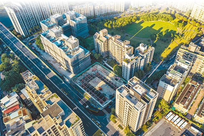 嘉润建设与久云建设携手在南港重阳重划区推出总销25亿的「久云嘉润日出」，基地约864坪，规画有16至41坪的1+1至3+1房产品。（甲桂林提供）