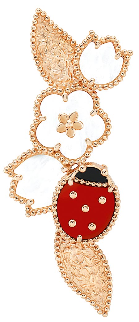 梵克雅寶Lucky Spring幸運瓢蟲珠寶胸針，白色珍珠母貝、紅玉髓、縞瑪瑙，約21萬3000元。（Van Cleef & Arpels提供）