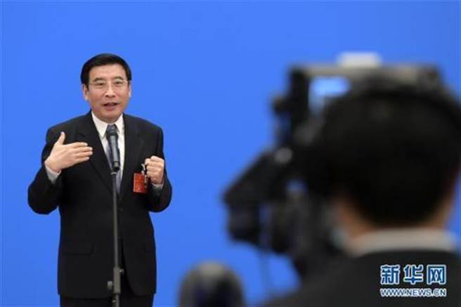 大陆工信部原部长苗圩表示，陆实现制造强国目标至少还需30年。(新华社)