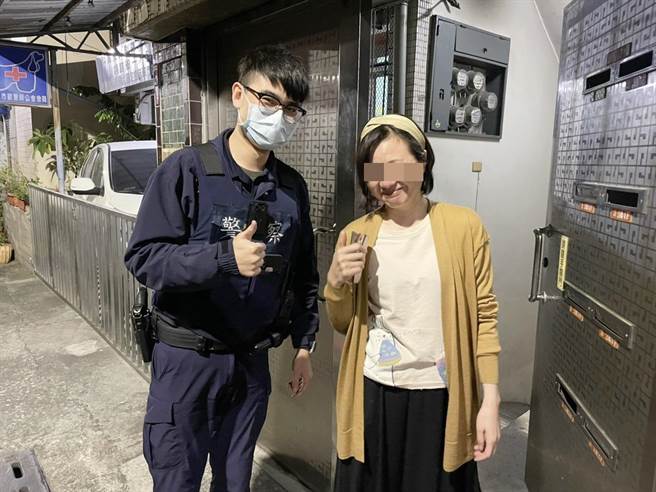 高雄一名妇人领钱领到皮夹不见，直到警方登门才知晓。（柯宗纬翻摄）