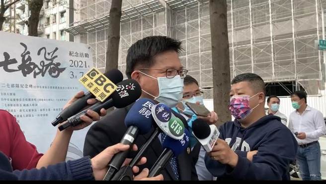 交通部长林佳龙七日出席纪念「二七部队」活动，面对媒体追问，台湾与帛琉旅游泡泡进程，做出说明。（冯惠宜摄）
