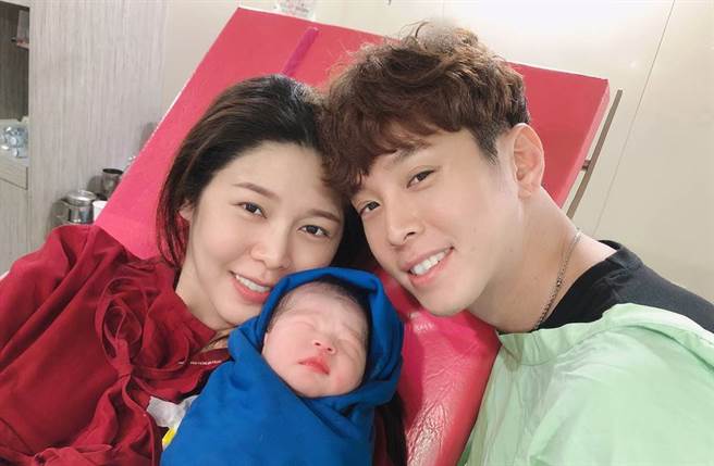 白家綺順利誕下第四胎女兒。（圖／民視提供）