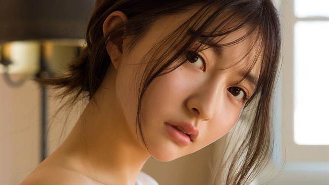 桥本萌花近日为节目宣传晒出辣照引起目光。（图／IG@moca.gram）