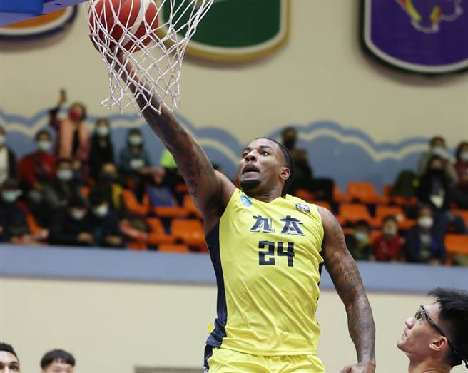 九太新洋將JC戰象7日雖拿雙十數據，球隊卻慘輸26分收場。(中華籃協提供)