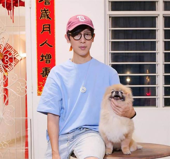 阿镔日前推出单曲〈新的一年〉。（翻摄方泂镔IG）