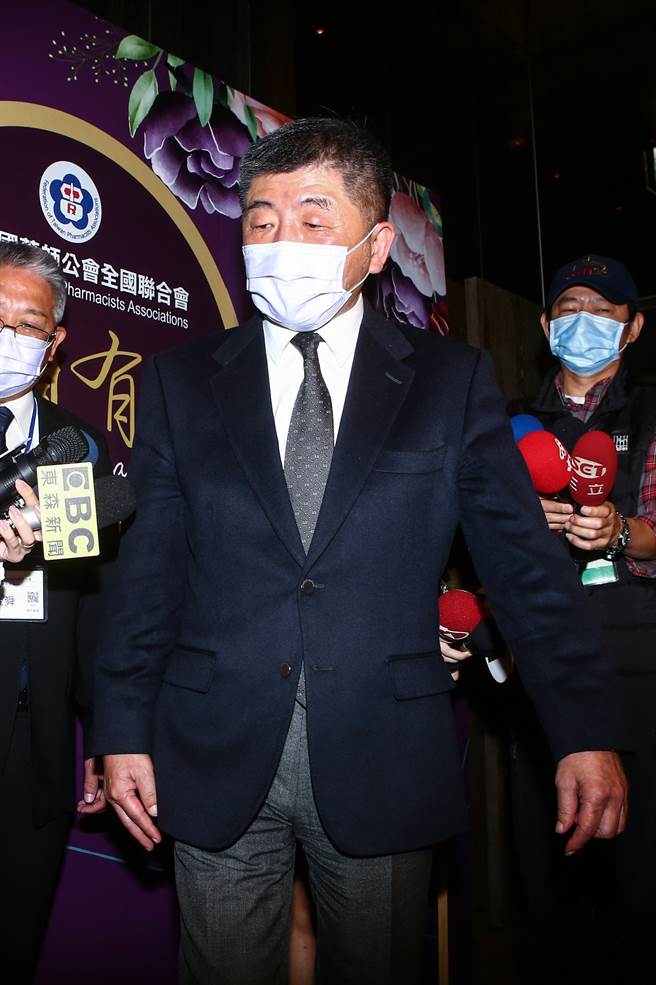 北京政府也將提出國際旅行健康證明，未來台灣是否會承認大陸的電子健康文件？陳時中給答案。(圖/鄧博仁攝)