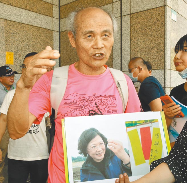 农委会主委陈吉仲明将与环团见面沟通，珍爱藻礁公投领衔人潘忠政（见图）强调，不会被摸头也不可能撤案。（本报资料照片）