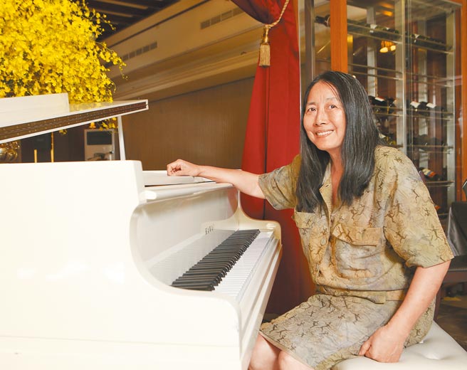 旅德钢琴家陈必先，左眼因家族遗传关系，已渐渐看不见。（本报资料照片)