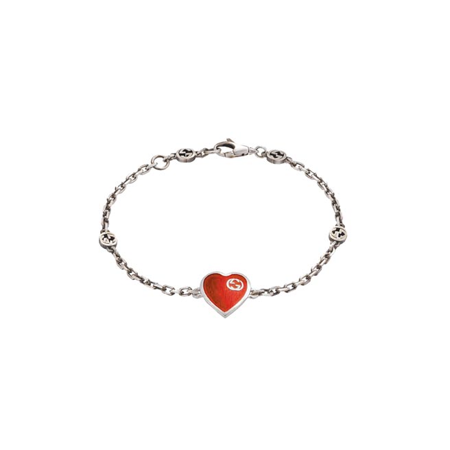 微风信义GUCCI timepieces & jewelry快闪至31日，Gucci Heart纯银爱心红色珐琅双G手炼，9900元。（微风提供）
