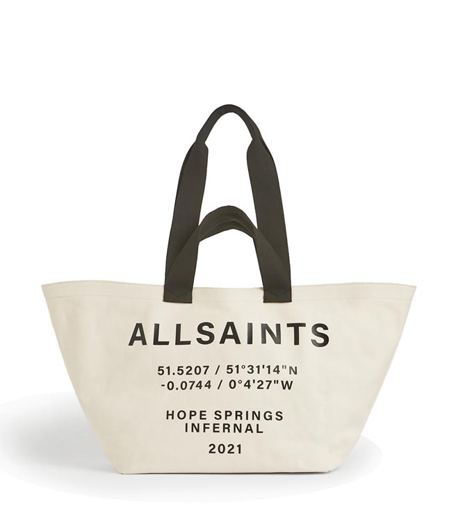 AllSaints Printed白色托特包8400元。（AllSaints提供）