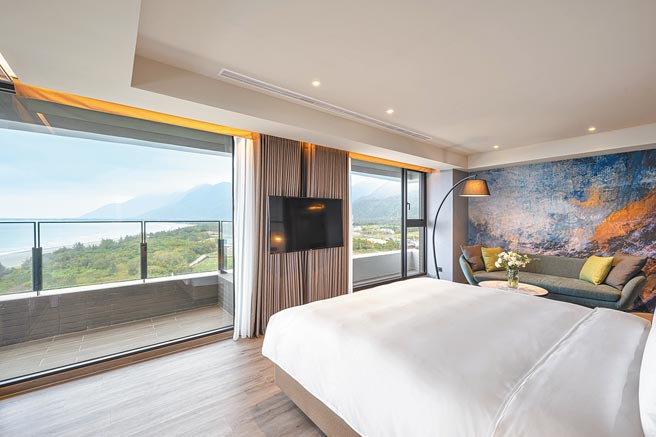 烟波花莲太鲁阁的「行政豪华海景套房」，可远眺壮阔海景。（烟波花莲太鲁阁提供）