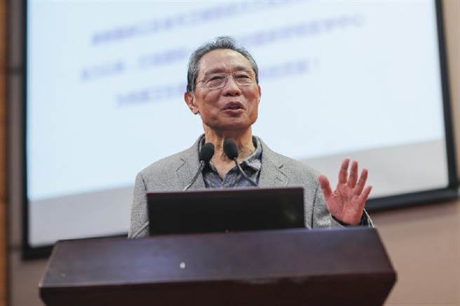 大陆中国工程院院士锺南山(图)和陈薇的团队，又分别投入新的2019冠状病毒疾病疫苗开发，前者将改善mRNA疫苗的保存条件；后者则与奈米技术合作。（图／本报檔案照片）