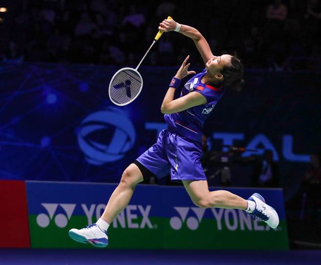 戴资颖去年全英公开赛第3度夺冠的赛事身影，成为造型悠游卡使用形象。（悠游卡公司提供）