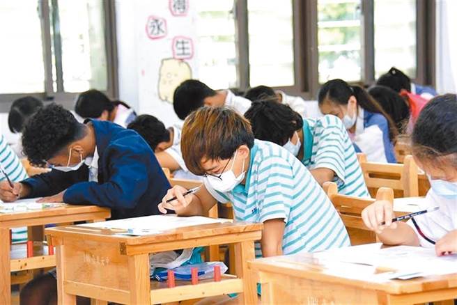 教育部今天表示，今年国中教育会考3月11日至13日办理报名作业，所有考生应于期限内完成报名手续。（中时资料照片）